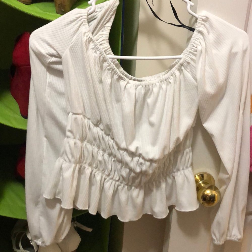 Off the shoulder Forever21 shirt
